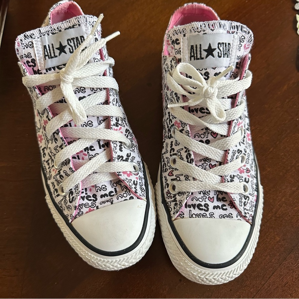 Women’s Size 6 Converse Shoes - White and Pink